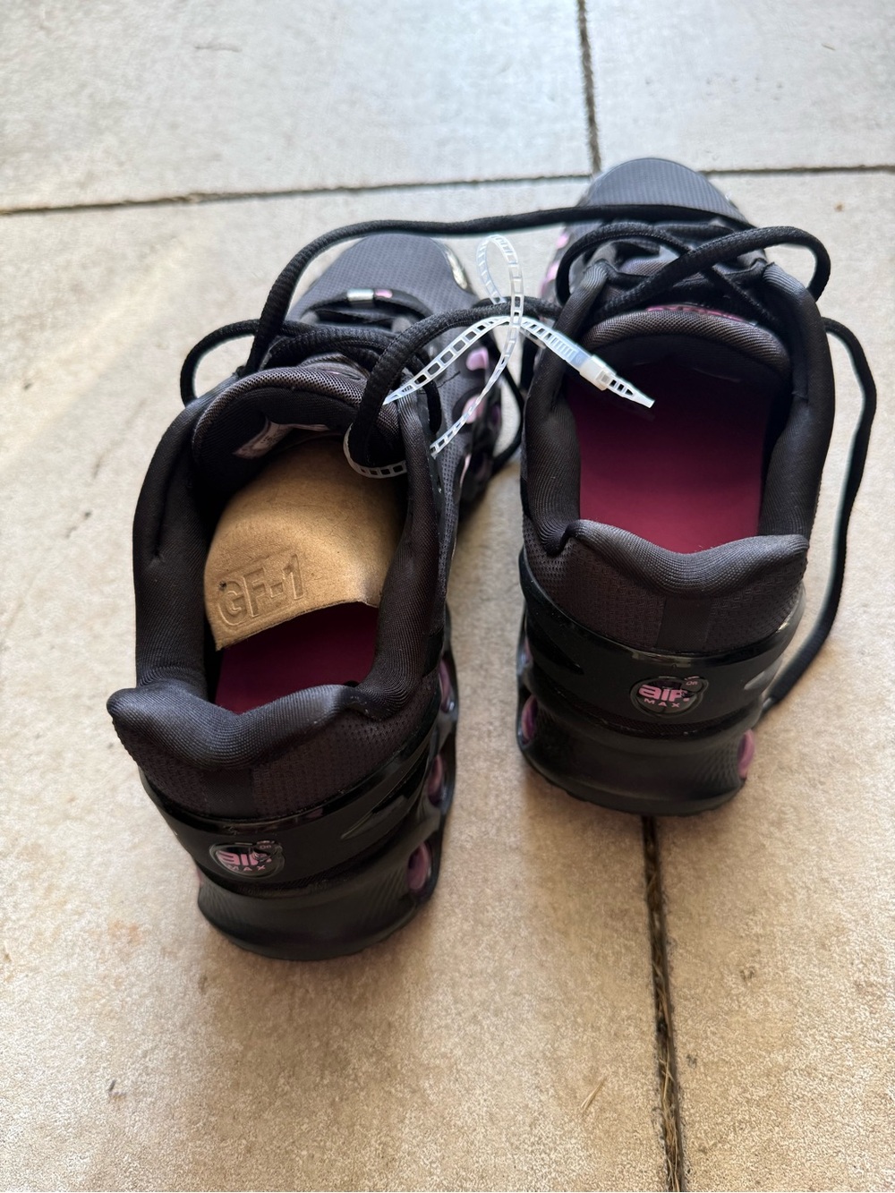 Nike Black and Pink Air Max shoes - Picture 4 of 5
